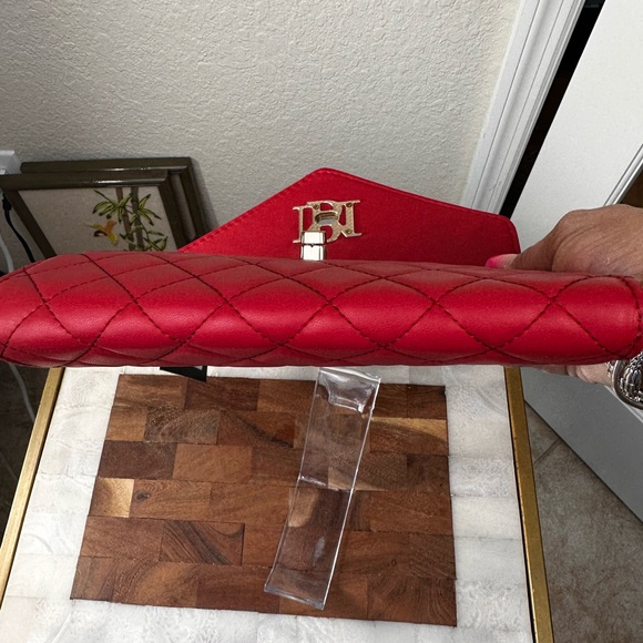 Badgley Mischka NWT Diamond Red Quilted Chain Shoulder Bag - Picture 9 of 11